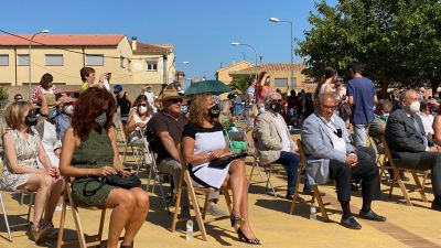 La consejera de Presidencia, Mayte Pérez, durante el homenaje  a Joaquín Carbonell organizado por el Ayuntamiento de Alloza.