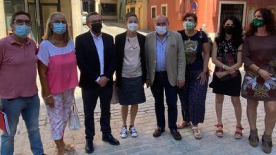 Beamonte, junto a varios representantes sindicales del hospital Ernest Lluch de Calatayud. (PP ARAGÓN)