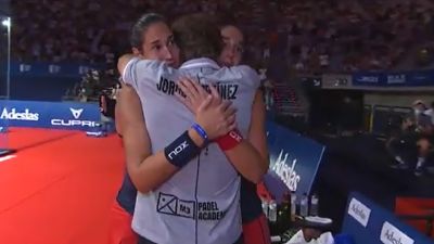 Mapi y Majo Sánchez Alayeto tras tener que retirarse.