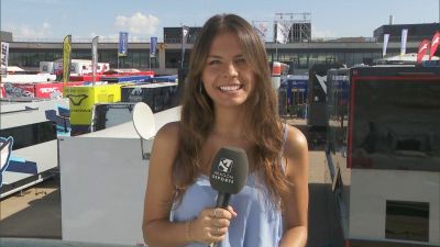 Lara Santos, presentadora del programa 'Noche de Autos'.