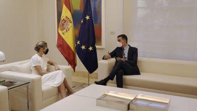 El presidente del Gobierno, Pedro Sánchez, y la vicepresidenta segunda, Yolanda Díaz.