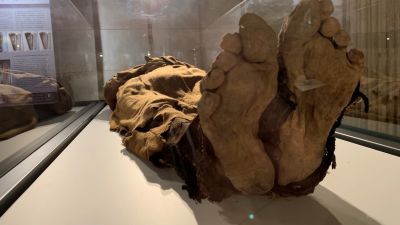 Los pies de una de las momias expuestas en Quinto. (Foto: Museo de las Momias)