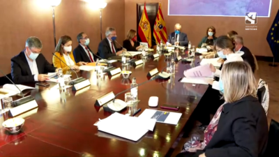 La ministra Ribera reunida para abordar el Pacto del Agua.