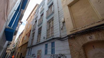 Fachada de un edificio de Zaragoza. (EP)