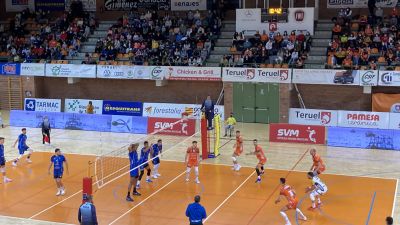 El CV Teruel durante el partido ante el San Sadurniño.