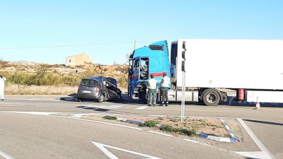 Cruce de la N-330 donde se ha producido el accidente entre el turismo y el vehículo implicados. (GUARDIA CIVIL)