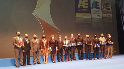 Varios de los premiados en la gala de la Excelencia Empresarial. (Foto: Gobierno de Aragón)