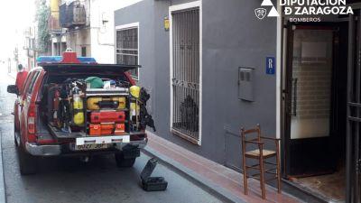 Los bomberos ha ventilado el local después de los propietarios sofocaran el fuego. Foto: Diputación Zaragoza.