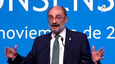 El presidente del Gobierno de Aragón, Javier Lambán, durante su intervención en Santiago.