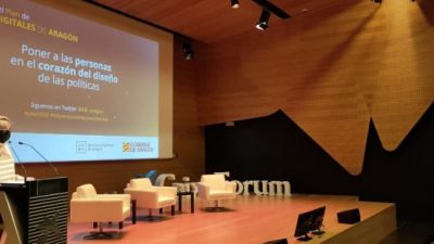 La consejera Maru Díaz presenta la Estrategia de Servicios Digitales de Aragón.