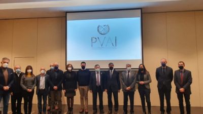 Arturo Aliaga, en el centro, durante la clausura de las I Jornadas de Puesta en Valor de Áreas Industriales (PVAI)