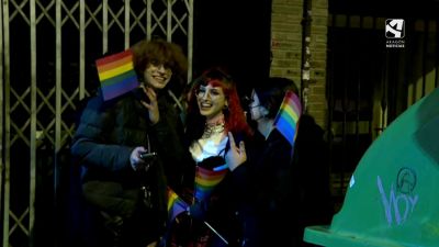 Varios de los concentrados en la protesta de la calle Fita en Zaragoza.