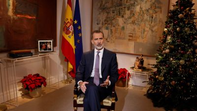 Felipe VI ofrece su tradicional discurso de Nochebuena desde el Palacio de la Zarzuela. / POOL