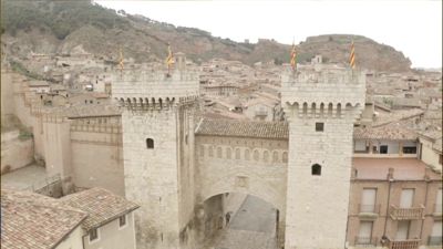 Puerta Baja y parte de la muralla de Daroca.