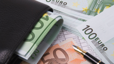 Imagen de archivo de dinero.