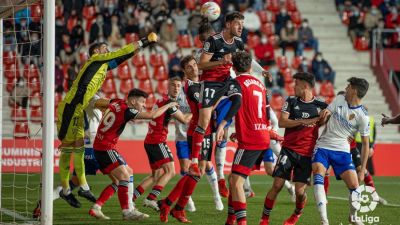 El Real Zaragoza ha caído con estrépito en Anduva.