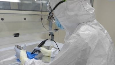 Imagen de archivo de un investigador en un laboratorio. / Foto: EP