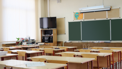 Aula de infantil vacía sin niños. / Canva.