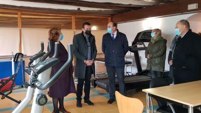 La consejera, durante su visita al centro Social de Gea de Albarracín. / Foto: Gobierno de Aragón