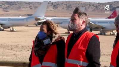Mayte Pérez y José Luis Soro en el acto de este viernes en el Aeropuerto de Teruel.