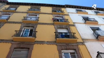 Imagen de una fachada de viviendas en Zaragoza.