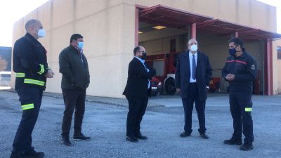 El presidente de la Diputación de Teruel y alcalde de Calamocha, Manuel Rando, y el vicepresidente, Alberto Izquierdo, acompañados por el diputado José Sancho, han visitado las instalaciones / EUROPA PRESS