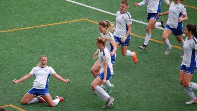 Naima García celebra el gol que sirvió para rescatar un punto ante el líder la semana pasada.