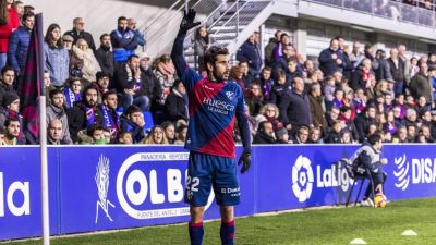 Sastre durante un encuentro con la SD Huesca.