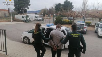 El detenido antes de ser conducido a los juzgados. / Imagen: Guardia Civil Zaragoza.
