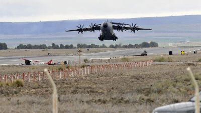 Uno de los dos aviones que ha partido desde la base aérea de Los Llanos (Albacete) con material ofensivo destinado a Ucrania. | EFE
