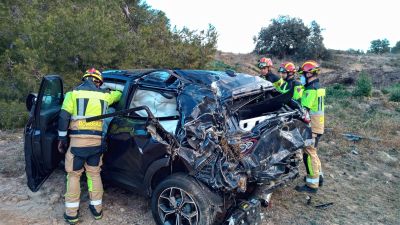 Estado en el que ha quedado el vehículo siniestrado. / Foto: Diputación de Teruel