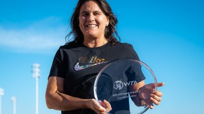 Conchita Martínez tras recoger el premio.