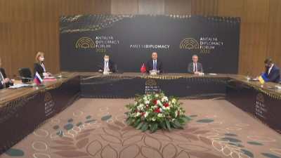 Mesa de la reunión celebrada en Turquía. / Agencias