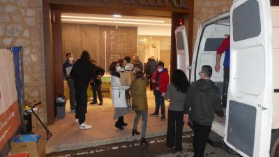 Recogida de materiales para Ucrania en el Centro Sociocultural San Julián de Teruel.
