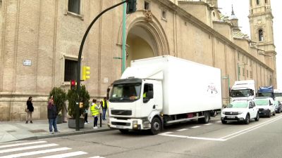 Varios camiones han recorrido el centro de Zaragoza.