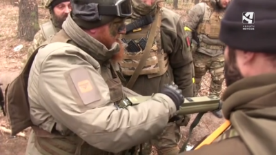 Soldados combatiendo en Ucrania contra el Ejército ruso.
