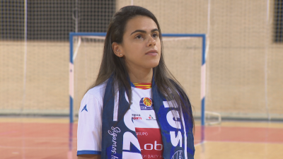 Furia, durante la presentación. Foto: Aragón Deporte.