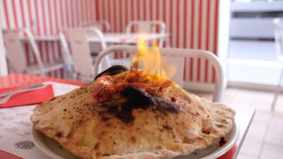 El restaurante Pizzería Da Francesco participa en el Zaragoza Pizza Fest con su propuesta Pizza Vulcano.