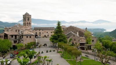 Vista de la plaza Mayor de Aínsa.