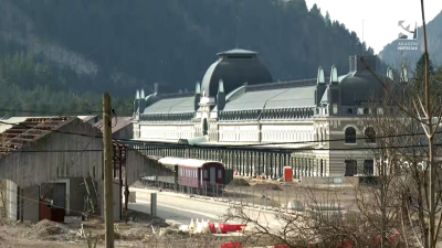 Las obras avanzan en la explanada de los Arañones, junto a la estación del Canfranc.