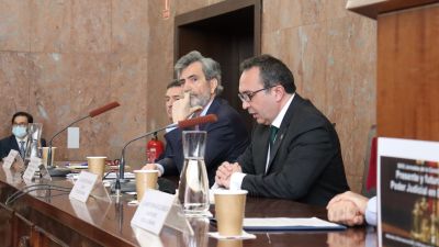 El evento ha tenido lugar en el Aula Magna de la Facultad de Derecho de la Universidad de Zaragoza. / EP