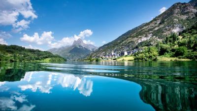 Imagen del embalse de Lanuza. / Foto: Turismo de Aragón
