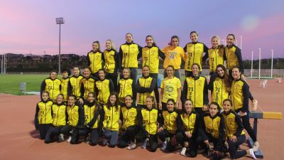 Una imagen del equipo femenino del Alcampo Scorpio71 que compitió este sábado en Zaragoza.