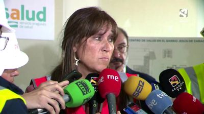 La consejera de Sanidad, este jueves, respondiendo a las preguntas de los medios de comunicación.