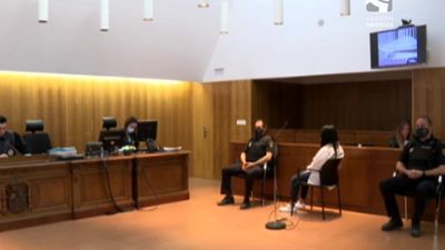 La acusada, durante el juicio. / CARTV