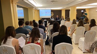 Almudena Marco, Marta Rocca y Angel Vicente dan la bienvenida e inauguran las jornadas. / FUENTE: Semergen Aragón