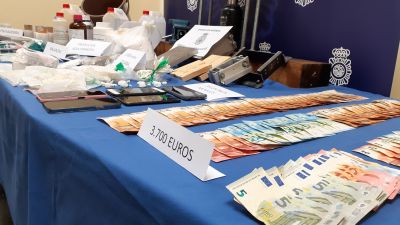 Efectos intervenidos en la operación policial. / Policía Nacional.