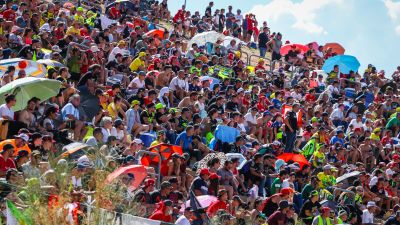El público de Motorland durante un Gran Premio.