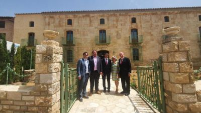 El vicepresidente, Arturo Aliaga, ha inaugurado el hotel La Lozana en Used. / Gobierno de Aragón.
