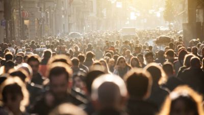 La inmigración salva por sexto año la caída de población en España. Fuente: iStock.